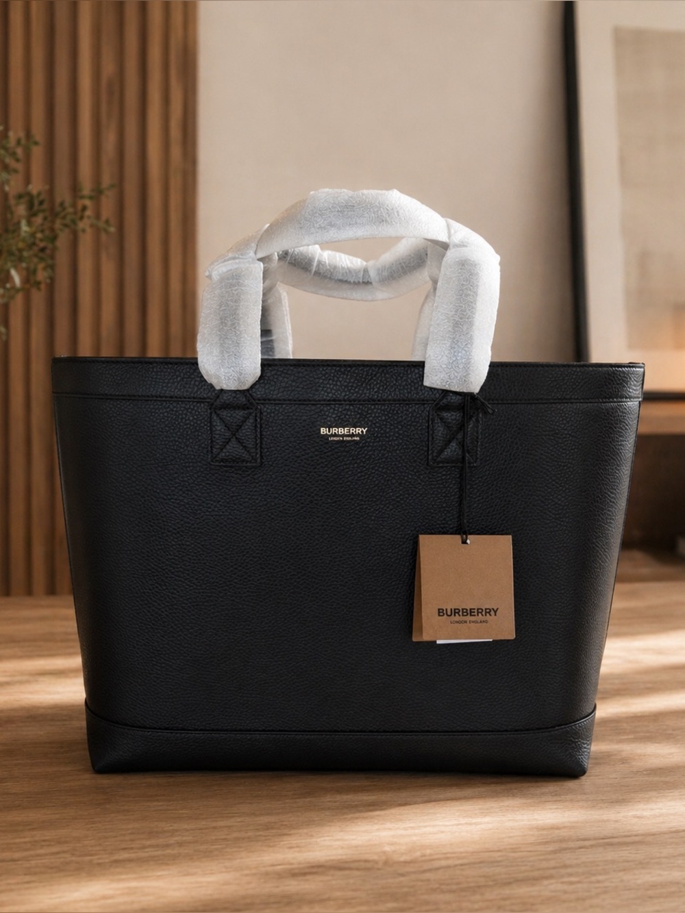 BURBERRY Grainy Calfskin Medium London Tote Bag